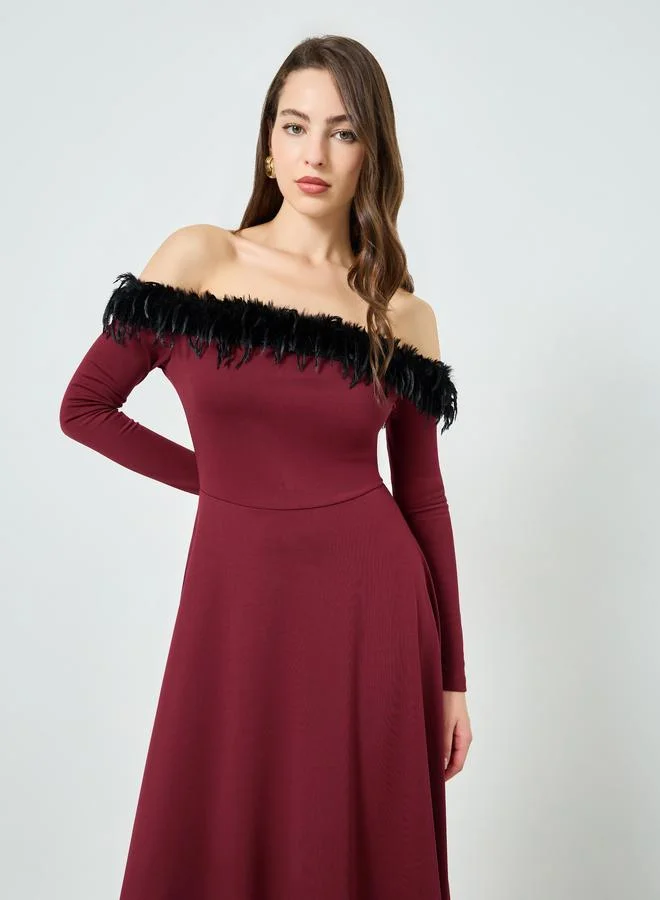 Styli Women Off-Shoulder Maxi Evening Dress with Faux Fur